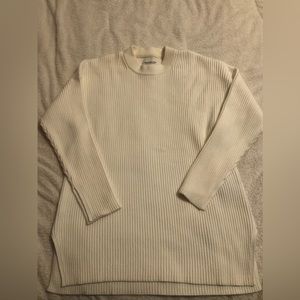 NWOT A&F Women’s LuxeLoft Oversized Crew Sweater in White size Medium